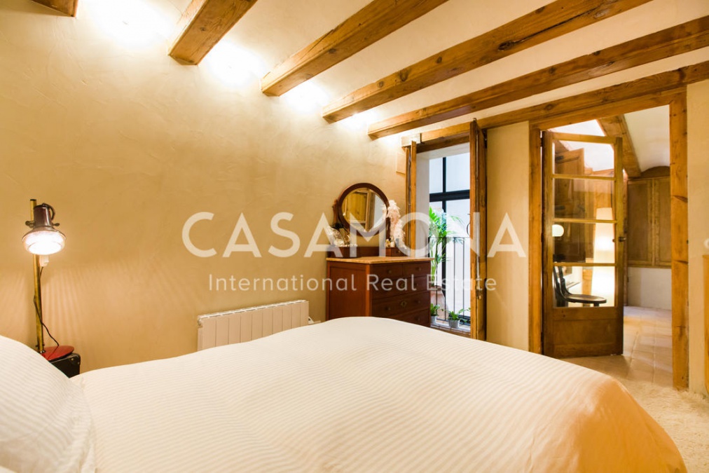 (SOLD) Appartement de 3 chambres avec murs en pierre romaine - Loft en duplex à El Gòtic (SOLD) Appartement de 3 chambres avec murs en pierre romaine - Loft en duplex à El Gòtic
