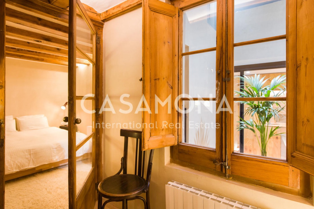 (SOLD) Apartament de 3 dormitoris amb parets de pedra romana - Loft dúplex al Gòtic (SOLD) Apartament de 3 dormitoris amb parets de pedra romana - Loft dúplex al Gòtic