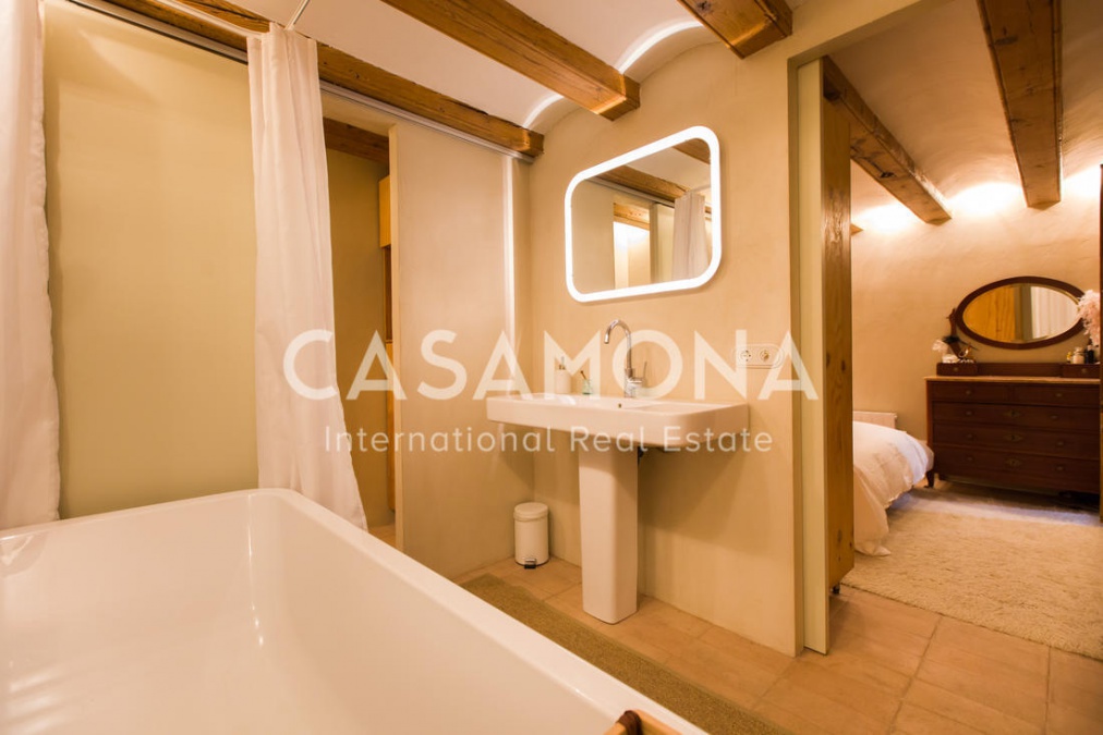 (SOLD) Appartement de 3 chambres avec murs en pierre romaine - Loft en duplex à El Gòtic (SOLD) Appartement de 3 chambres avec murs en pierre romaine - Loft en duplex à El Gòtic
