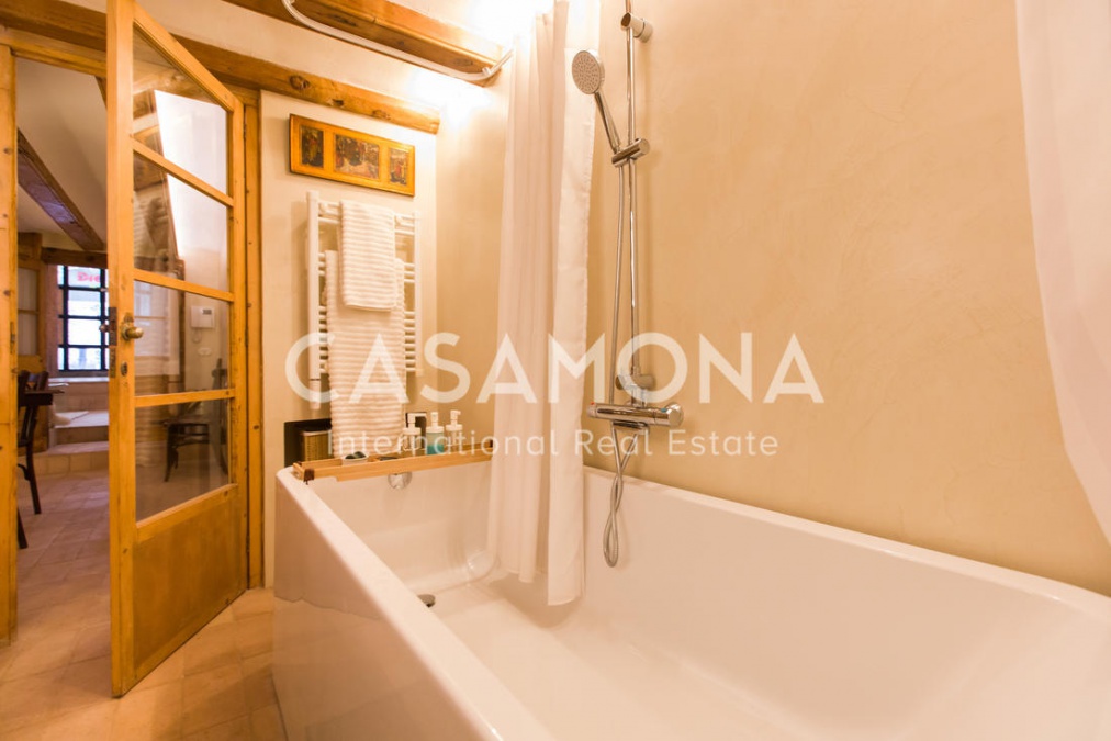 (SOLD) Apartament de 3 dormitoris amb parets de pedra romana - Loft dúplex al Gòtic (SOLD) Apartament de 3 dormitoris amb parets de pedra romana - Loft dúplex al Gòtic