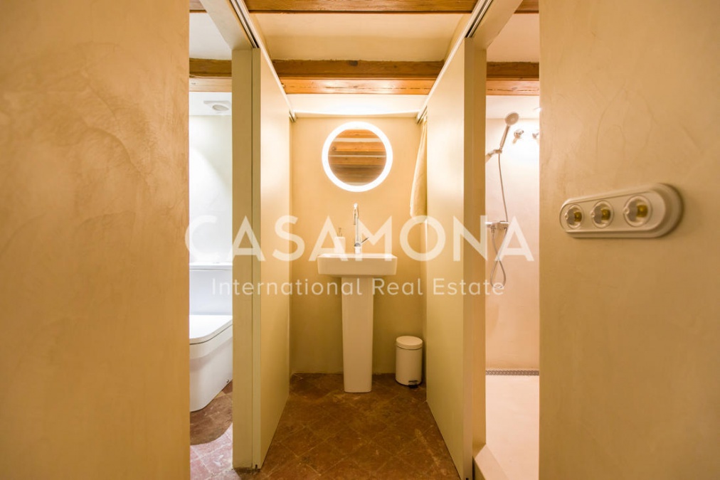 (SOLD) Apartament de 3 dormitoris amb parets de pedra romana - Loft dúplex al Gòtic (SOLD) Apartament de 3 dormitoris amb parets de pedra romana - Loft dúplex al Gòtic