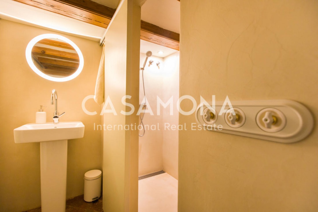 (SOLD) Apartament de 3 dormitoris amb parets de pedra romana - Loft dúplex al Gòtic (SOLD) Apartament de 3 dormitoris amb parets de pedra romana - Loft dúplex al Gòtic