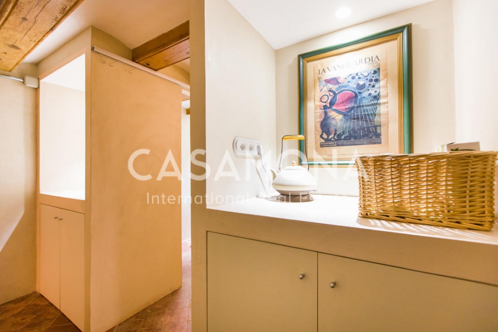 (SOLD) Apartament de 3 dormitoris amb parets de pedra romana - Loft dúplex al Gòtic (SOLD) Apartament de 3 dormitoris amb parets de pedra romana - Loft dúplex al Gòtic