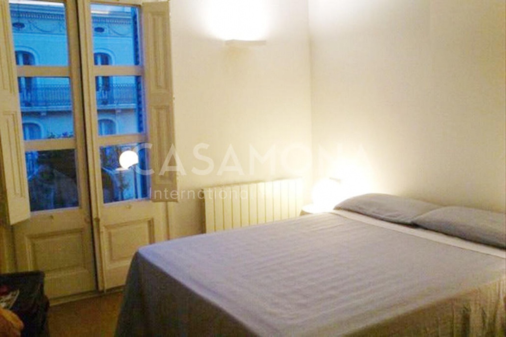 (SOLD) Spacious and Bright 3 Bedroom Apartment with Balcony in Eixample (SOLD) Spacious and Bright 3 Bedroom Apartment with Balcony in Eixample