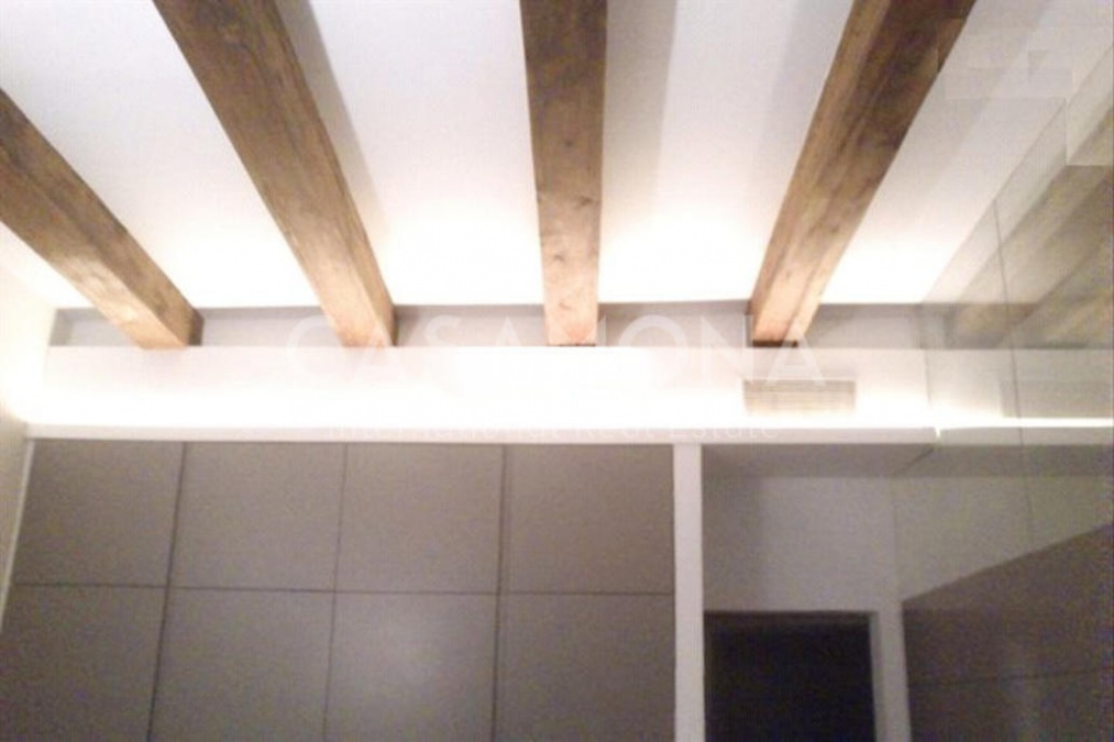 (VENDU) Appartement spacieux et lumineux de 3 chambres avec balcon dans l’Eixample