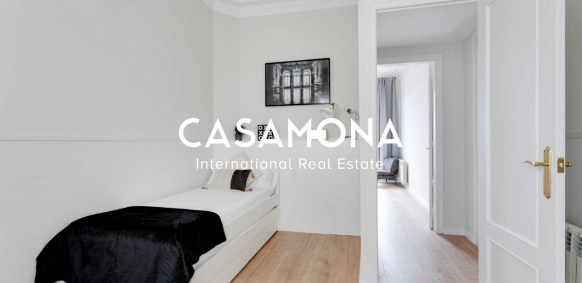 Lluminós i espaiós apartament de 2 habitacions amb balcó al Born Lluminós i espaiós apartament de 2 habitacions amb balcó al Born