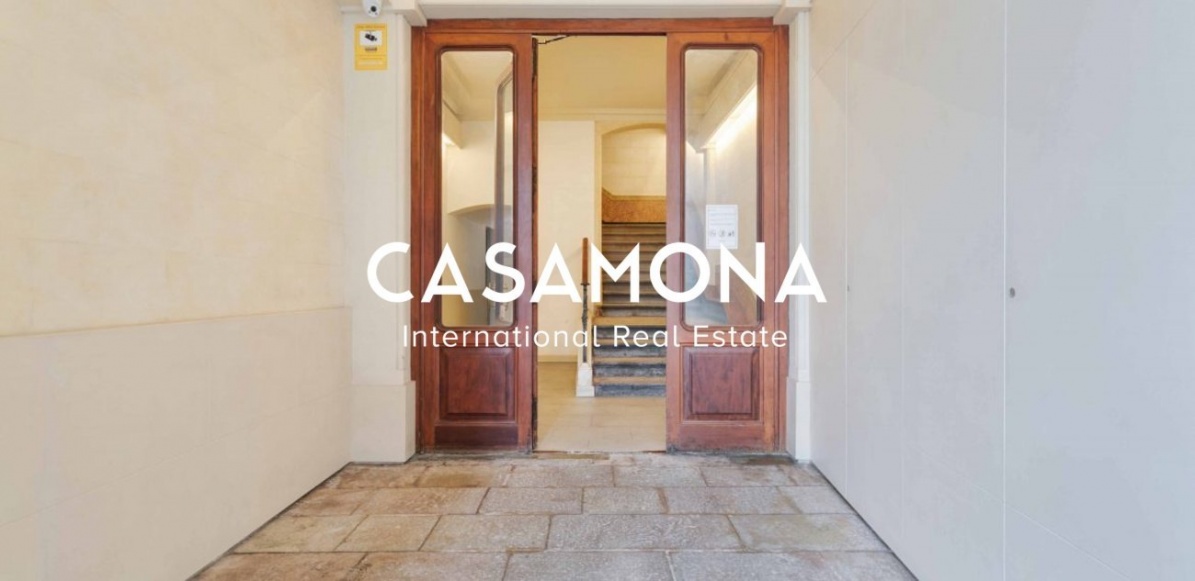 Luminoso y espacioso apartamento de 2 dormitorios con balcón en El Born