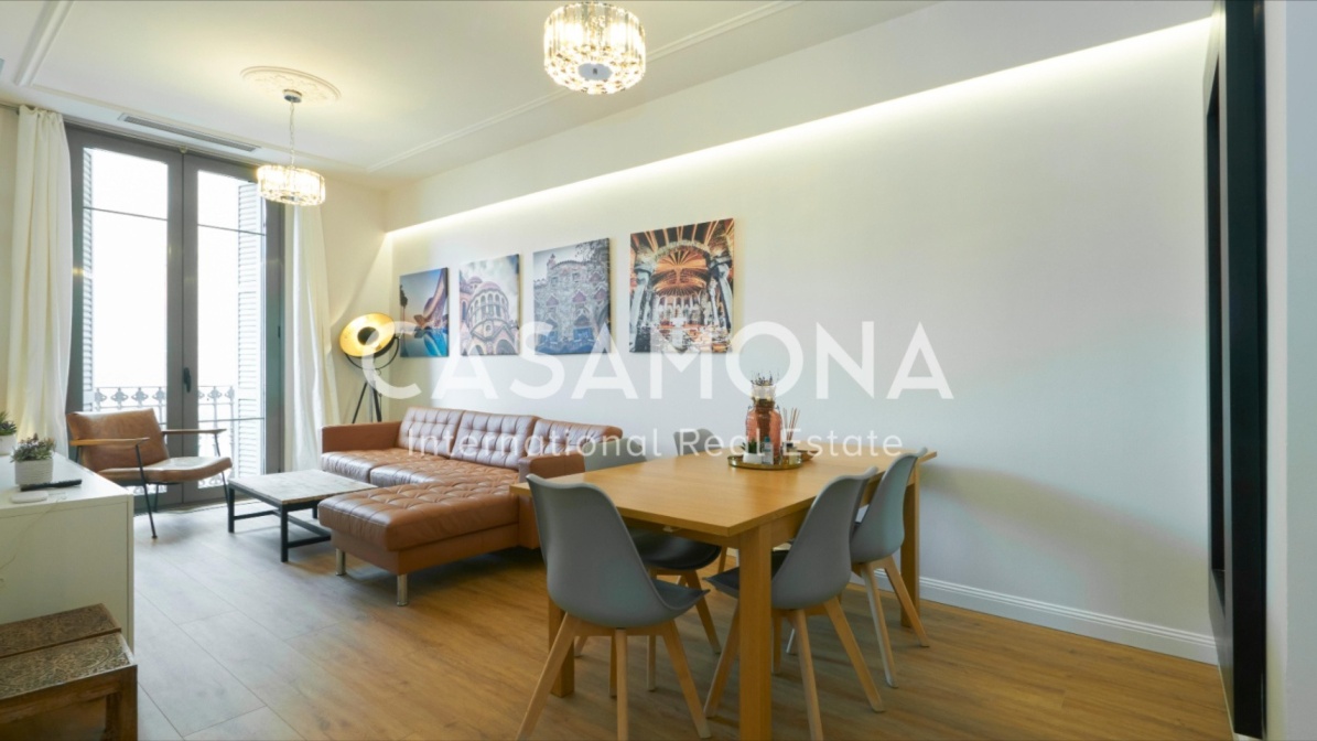 (SOLD) Modern 2 Bedroom Flat Next to Arc de Triomf with Touristic Licence - Investment Opportunity