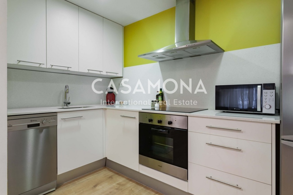 Encantador apartamento de 2 dormitorios con terraza comunitaria y piscina en El Born Encantador apartamento de 2 dormitorios con terraza comunitaria y piscina en El Born