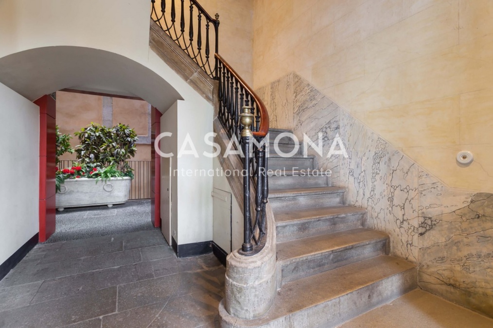 Charming 2 Bedroom Apartment with Communal Terrace and Pool in El Born