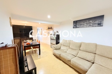 Buy to let Opportunity - Centrally Located Apartment with Low Ceilings in Gótico Buy to let Opportunity - Centrally Located Apartment with Low Ceilings in Gótico