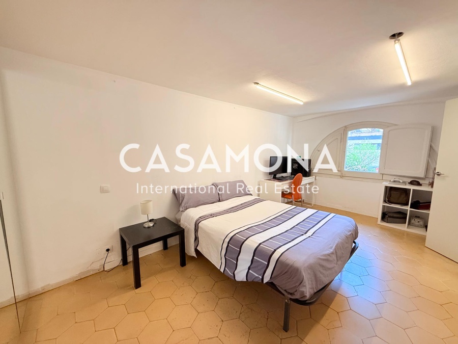 Acheter pour louer Opportunité - Appartement situé au centre avec plafonds bas à Gótico