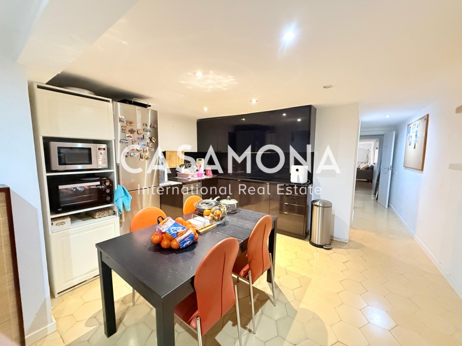 Buy to let Opportunity - Centrally Located Apartment with Low Ceilings in Gótico Buy to let Opportunity - Centrally Located Apartment with Low Ceilings in Gótico