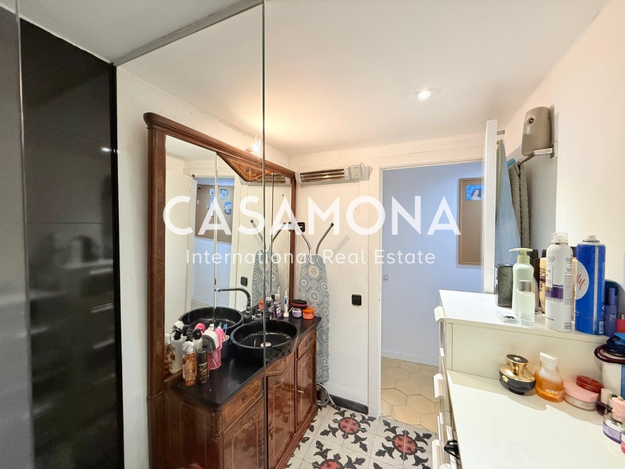 Buy to let Gelegenheit - Zentral gelegene Wohnung mit niedrigen Decken in Gótico