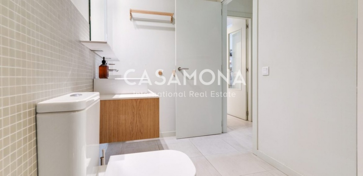 Modern 1 Bedroom Apartment with Balconies and Terrace in a Renovated Building Modern 1 Bedroom Apartment with Balconies and Terrace in a Renovated Building