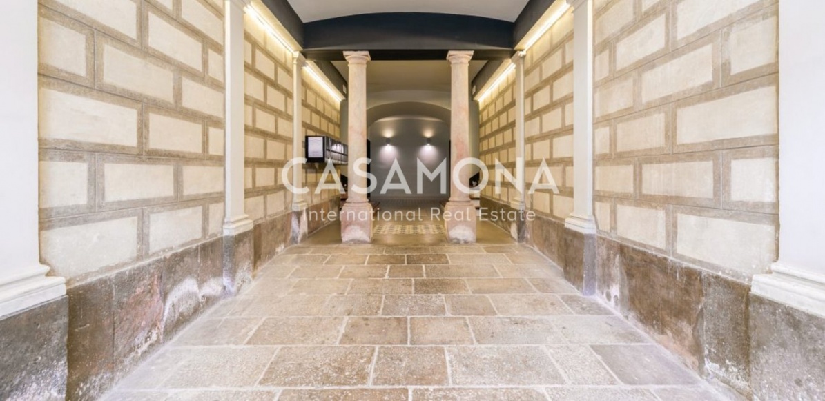 Moderno apartamento de 1 dormitorio con balcones y terraza en un edificio renovado