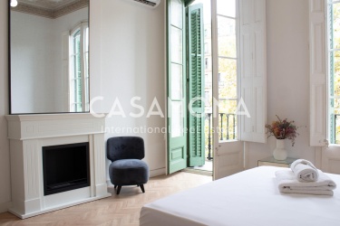 Gorgeous 4 Bedroom Apartment in a Classic Building besides Passeig de Sant Joan Gorgeous 4 Bedroom Apartment in a Classic Building besides Passeig de Sant Joan