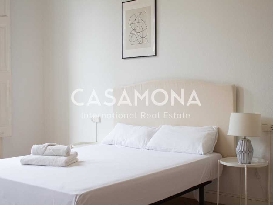 Lluminós i espaiós Apartament de 4 Habitacions amb Balcó a l'Eixample