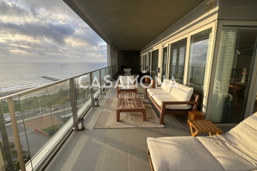 Moderno apartamento de 3 dormitorios con increíbles vistas al mar en Diagonal Mar