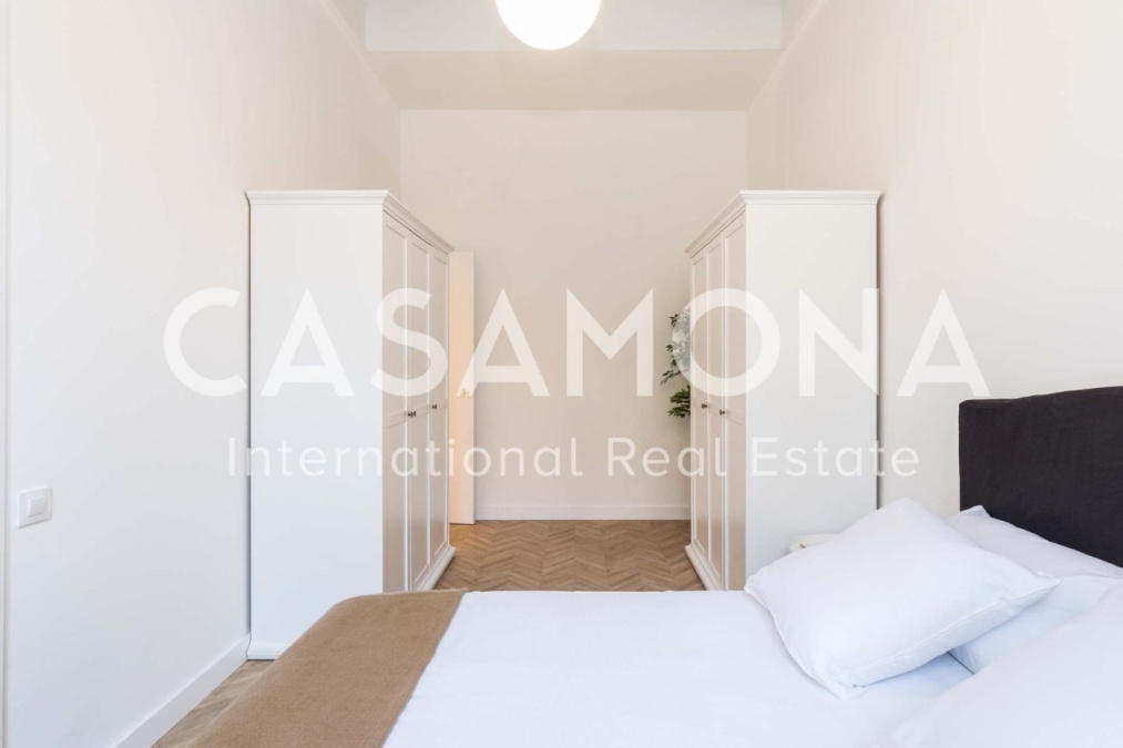Bright and Exclusive 5 Bedrooms Apartment with Private Terrace in Eixample Bright and Exclusive 5 Bedrooms Apartment with Private Terrace in Eixample