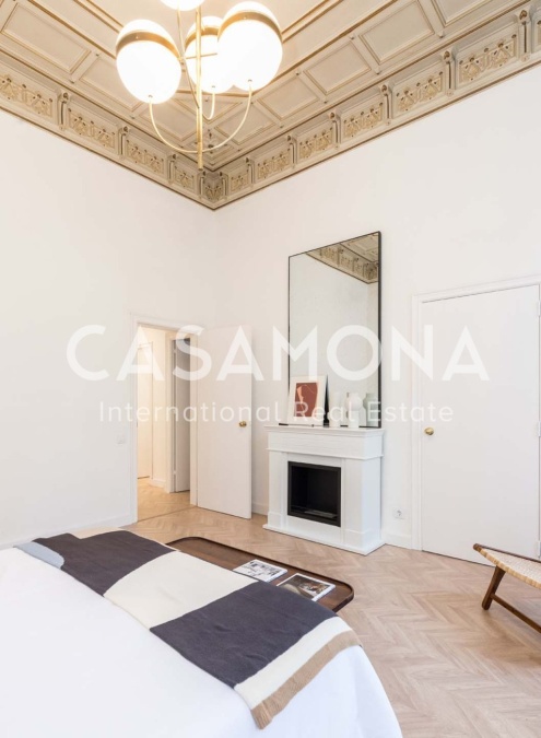 Lluminós i exclusiu Apartament de 5 Habitacions amb Terrassa Privada a l'Eixample