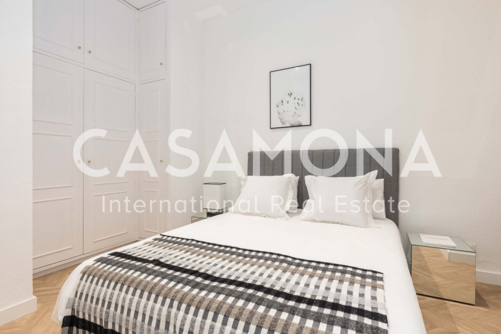 Appartement lumineux et exclusif de 4 chambres avec terrasse privée à Eixample