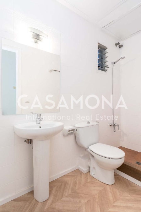 Luminoso y exclusivo apartamento de 4 dormitorios con terraza privada en Eixample