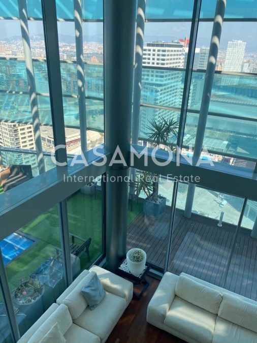Exclusivo ático dúplex en la planta 25 con piscina privada en Diagonal Mar