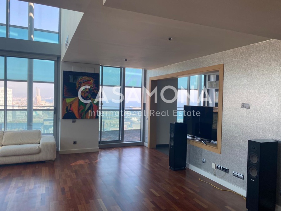 Exclusivo ático dúplex en la planta 25 con piscina privada en Diagonal Mar