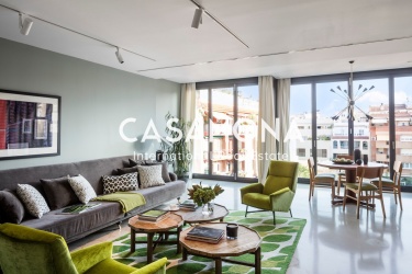 Lujoso apartamento de 4 dormitorios con piscina y terraza en Sarria Lujoso apartamento de 4 dormitorios con piscina y terraza en Sarria