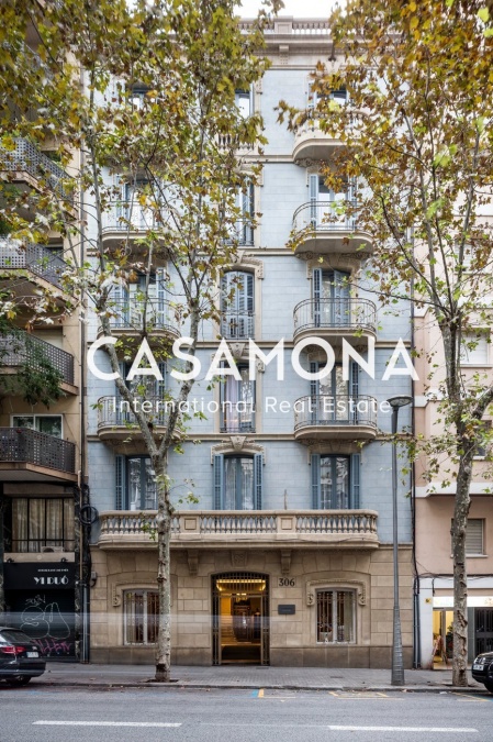 Luxós Apartament de 4 Dormitoris amb Piscina i Terrassa a Sarrià Luxós Apartament de 4 Dormitoris amb Piscina i Terrassa a Sarrià