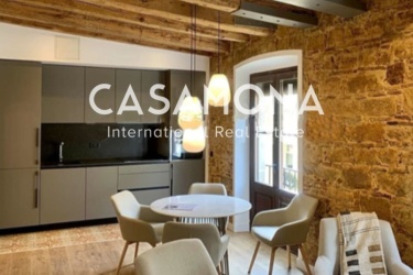(VENDIDO) Encantador apartamento tipo loft con características catalanas en el corazón del Born