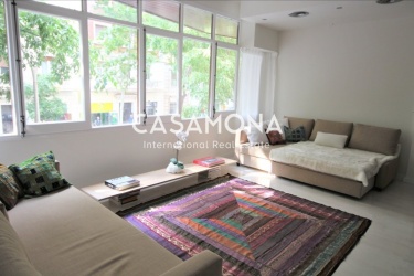 Light Flooded Luxurious Designer Loft in Gràcia
