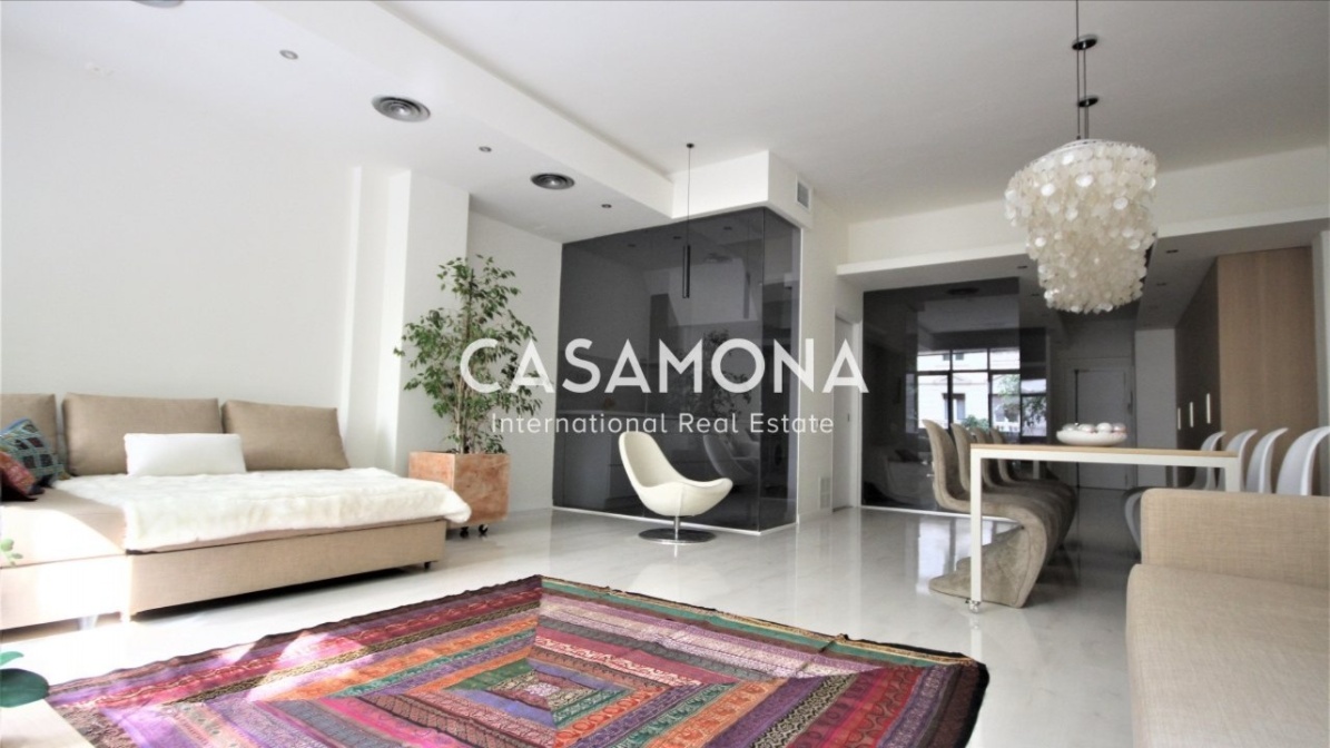 Light Flooded Luxurious Designer Loft in Gràcia