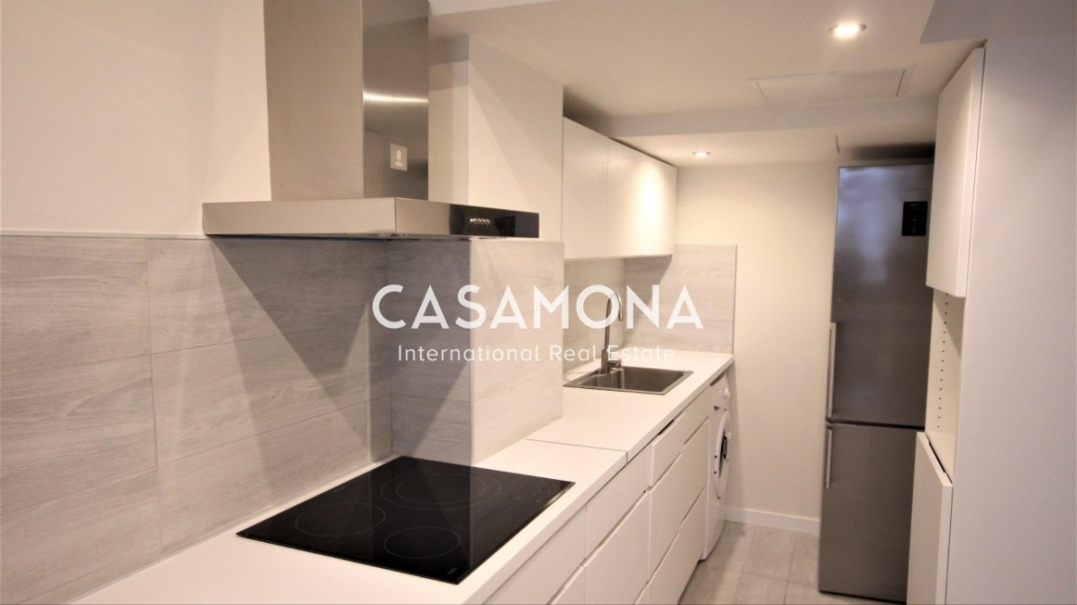 Light Flooded Luxurious Designer Loft in Gràcia