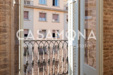 Moderno apartamento de 3 dormitorios con balcón en Gràcia Moderno apartamento de 3 dormitorios con balcón en Gràcia