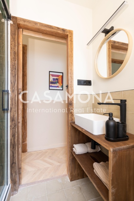 Moderno apartamento de 3 dormitorios con balcón en Gràcia