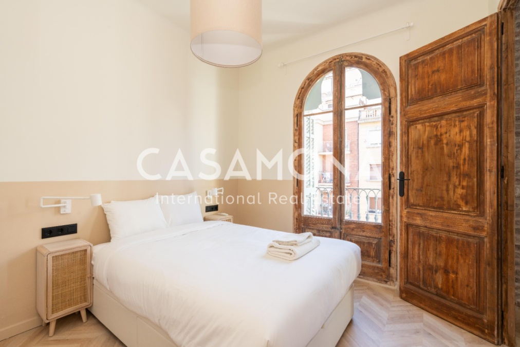 Modern 3 Bedroom Apartment with Balcony in Gràcia
