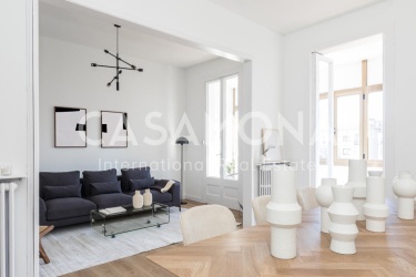 Precioso piso de 5 dormitorios perfectamente ubicado en Gran Vía Precioso piso de 5 dormitorios perfectamente ubicado en Gran Vía
