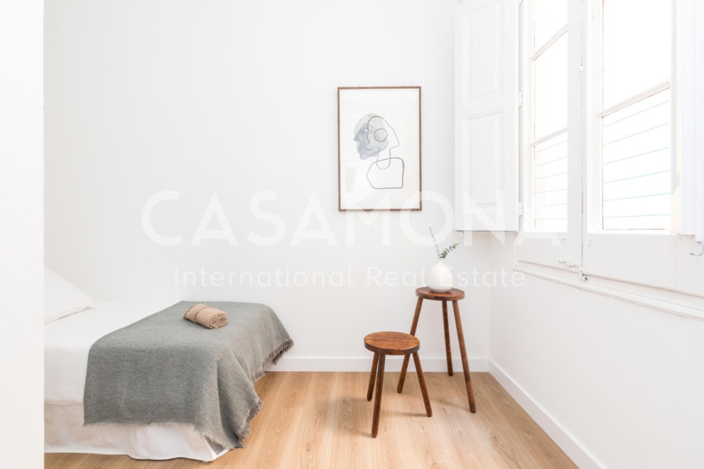 Beautiful 5-Bedroom Apartment Perfectly Located on Gran Via Beautiful 5-Bedroom Apartment Perfectly Located on Gran Via