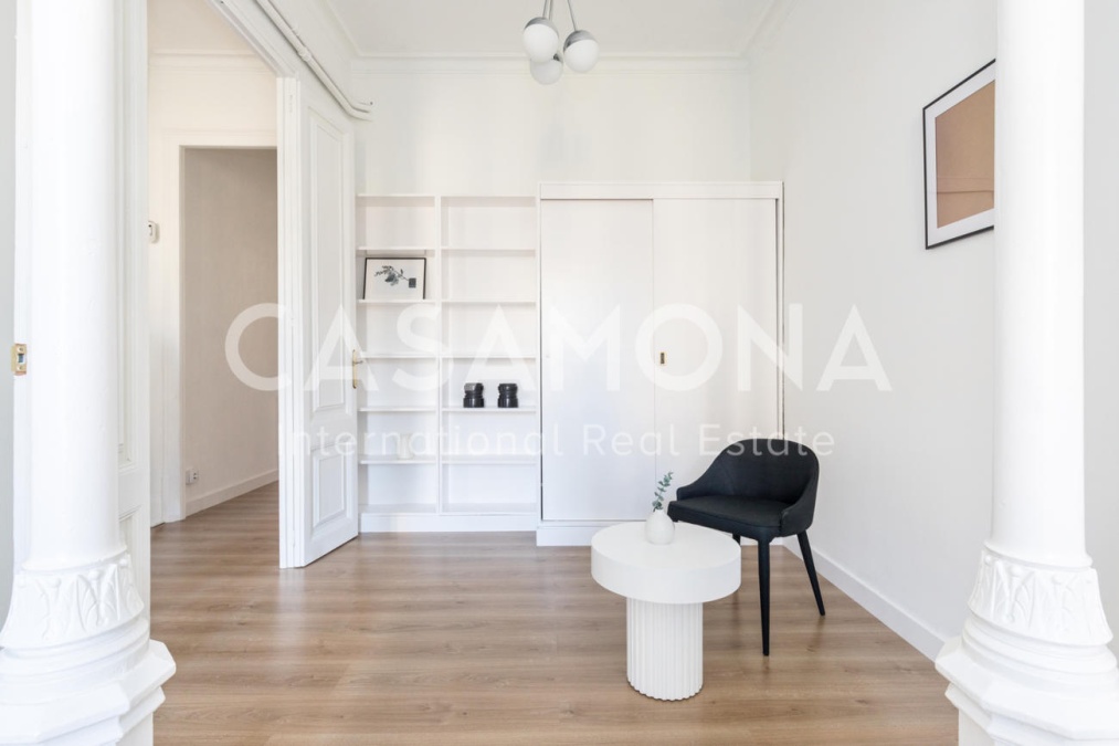 Beautiful 5-Bedroom Apartment Perfectly Located on Gran Via Beautiful 5-Bedroom Apartment Perfectly Located on Gran Via