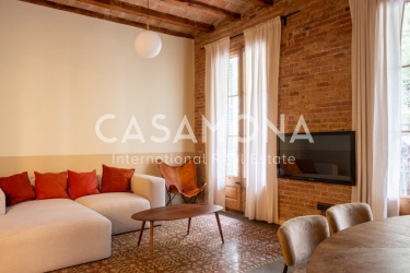 Appartamento con 3 camere da letto recentemente ristrutturato con caratteristiche catalane vicino a Passeig de Gràcia