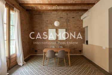 Apartamento de 3 dormitorios recientemente reformado con características catalanas cerca de Passeig de Gràcia