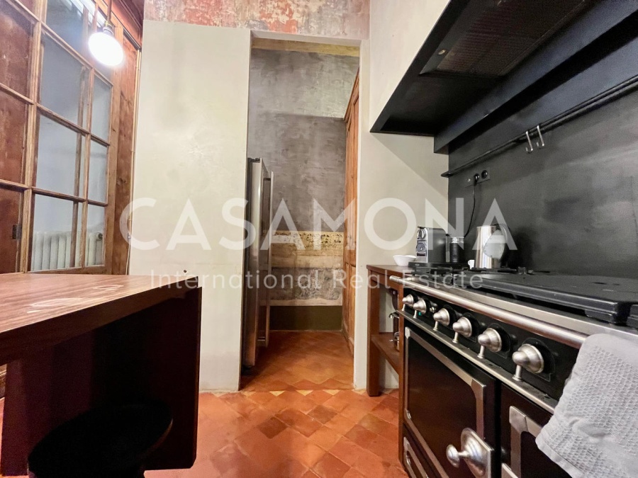 Live Like Royalty: 3-Bedroom, 2-Bathroom Historic Palace Apartment in El Born Live Like Royalty: 3-Bedroom, 2-Bathroom Historic Palace Apartment in El Born