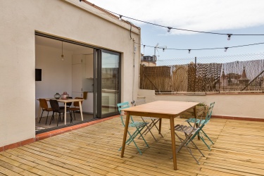 Modernes Penthouse mit 1 Schlafzimmer und geräumiger Terrasse in Eixample Dreta