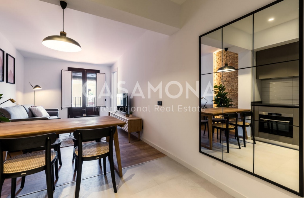 Appartement moderne et entièrement équipé de 2 chambres avec immense terrasse privée