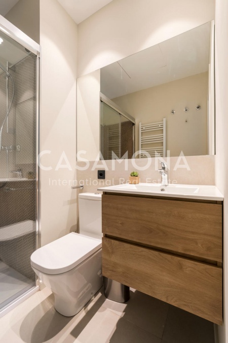 Appartement moderne et entièrement équipé de 2 chambres avec immense terrasse privée