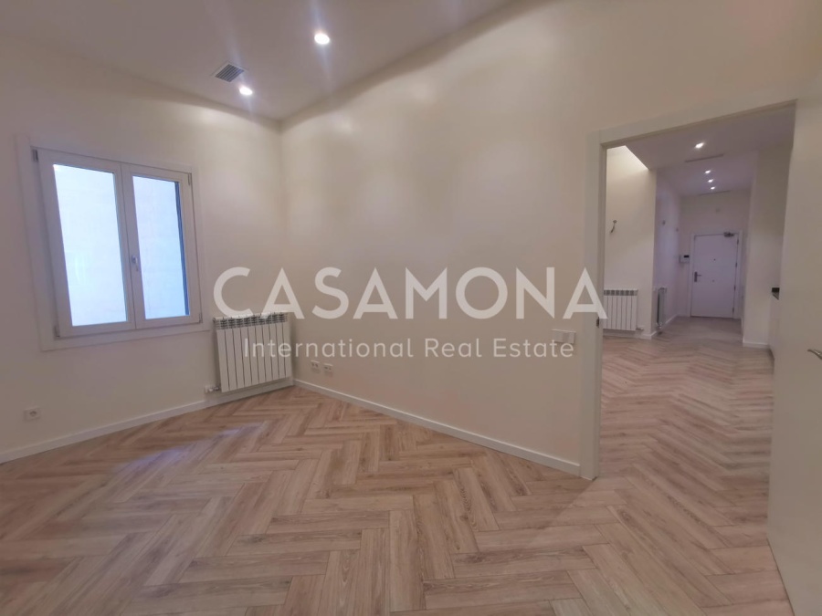 New Renovated Apartment on Via Laietana - great location - No Cedula 