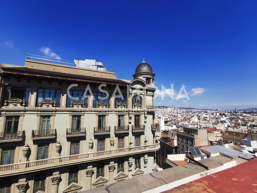 Nou Pis Reformat a Via Laietana gran terrassa comunitària amb vistes Nou Pis Reformat a Via Laietana gran terrassa comunitària amb vistes