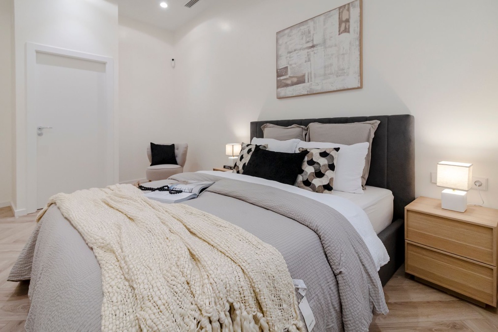 New Renovated Apartment on Via Laietana - great location - No Cedula 
